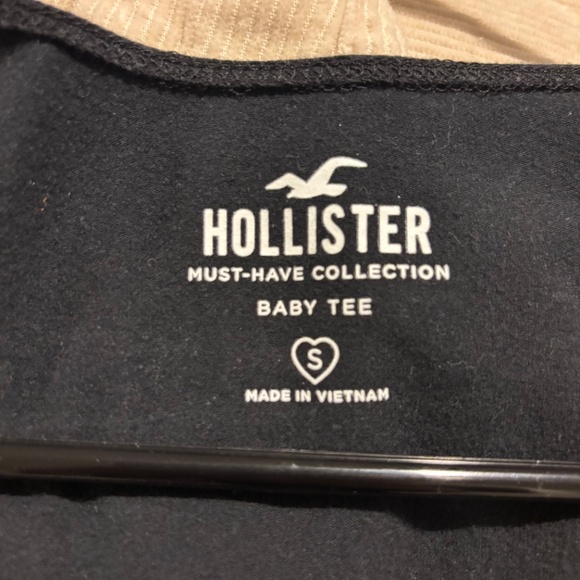 Hollister Crop Top - Picture 3 of 3